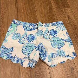 Lilly Pulitzer The Buttercup Short Scalloped Blue and White Shell Seaweed SZ 6